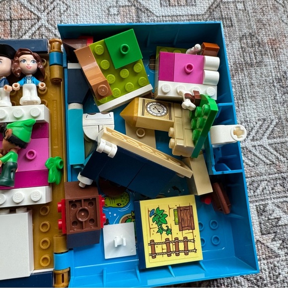 Disney Peter Pan Lego Set (All pieces together) - Picture 5 of 6